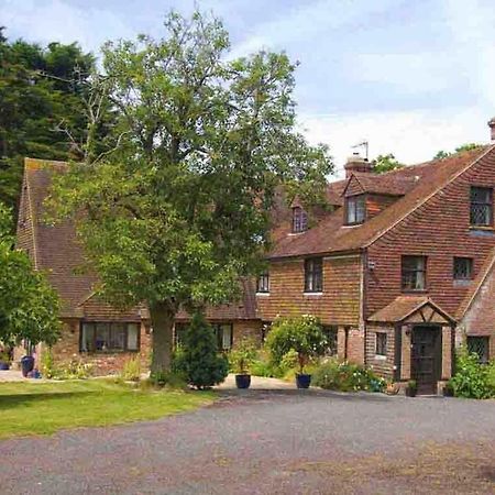 Cleavers Lyng 16Th Century Country House Herstmonceux Exterior photo