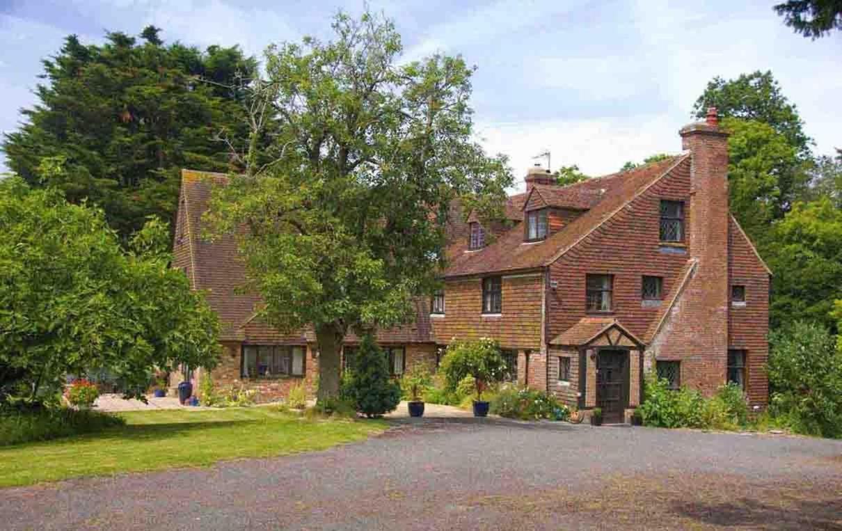Cleavers Lyng 16Th Century Country House Herstmonceux Exterior photo